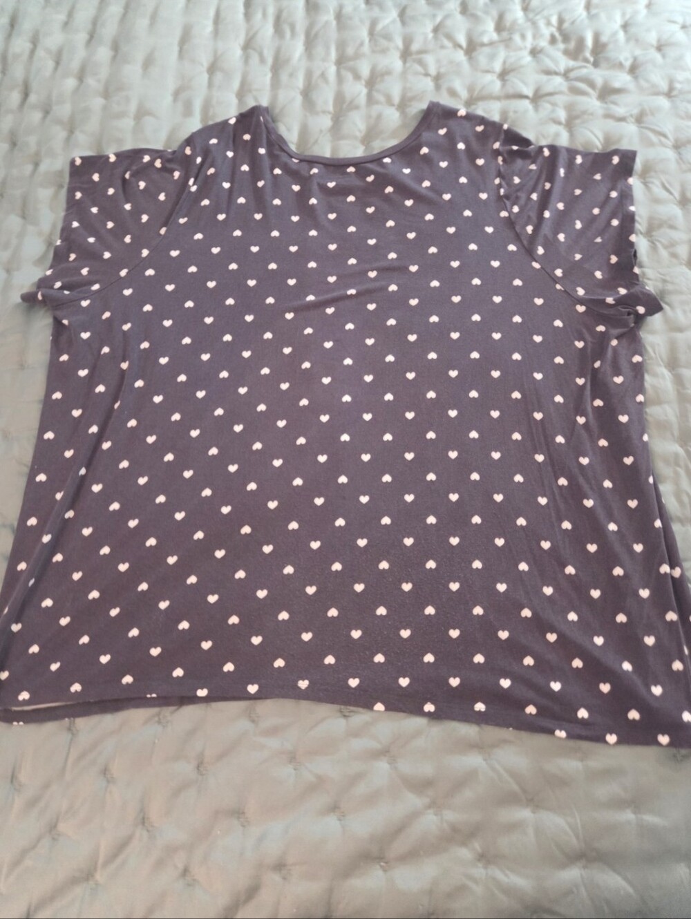 Torrid 6x Super Soft Grey Heart Crew Tee - Picture 6 of 8